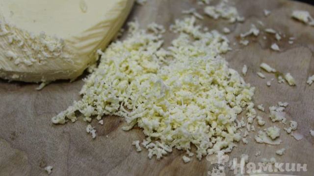 Чипсы из лаваша с сыром и паприкой