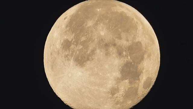 Panasonic DMC FZ72 300x digital zoom over the Moon смотреть онлайн