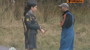 Девушка-полицейский подрезает тачки