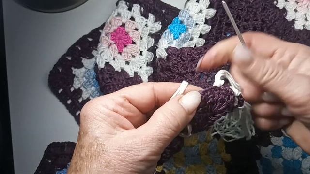 БЫСТРЫЙ ТОПИК ИЗ МОДНОГО БАБУШКИНОГО КВАДРАТА