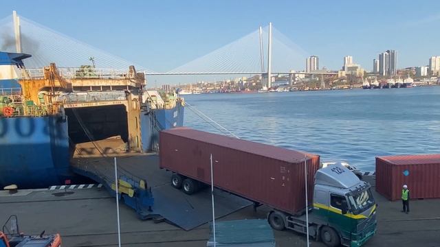 Владивосток 2022. Железнодорожный и морской вокзалы. смотреть онлайн