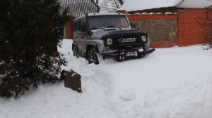 на УАЗе по сугробам
