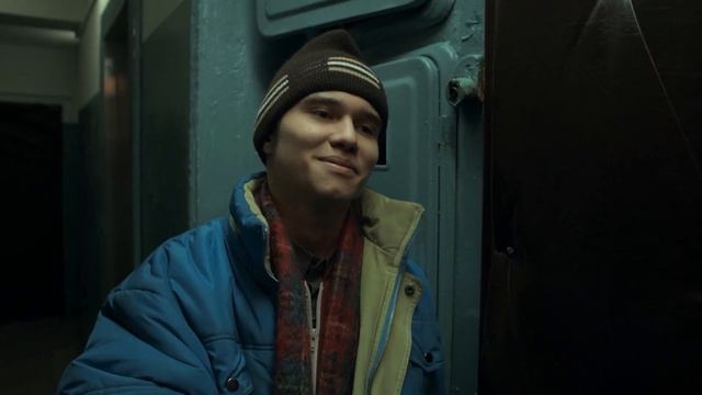 Марат дает Айгуль жвачку 10 часов | слово пацана