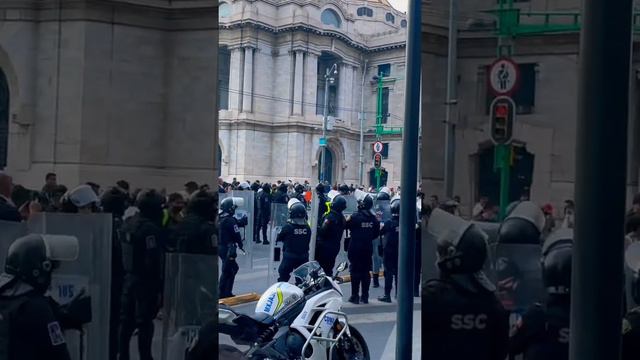 Mexico City protest outside Palacio de bellas artes