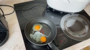 Бургер на пару с яйцом. Котлета с яйцом.