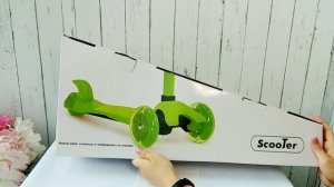 Самокат трёхколесный детский Rush hour Scooter 182359 со светящимися колесами | Ребенок на самокате