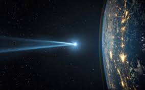 К Земле летит километровая комета зеленого цвета / Редкий «посланник из дальних пределов».