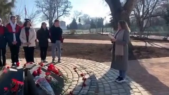 Возложение к памятнику смотреть онлайн