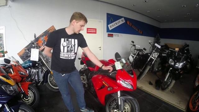 [До отсечки] Обзор Honda CBR 1000RR. Как посадить девочку?