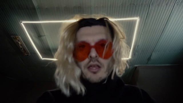 как найти песню не зная названия и исполнителя смотреть онлайн