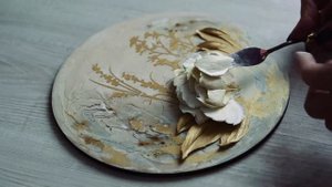 Скульптурная живопись: демонстрация техники. Мини-панно ПИОН с золотом.