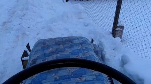 КМЗ 012 поворотный отвал ицепи на колёсах.