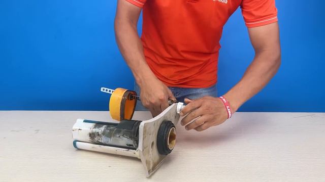 Сантехники  тайно делают эти вещи! Сделать унитаз и душ из пустых бутылок