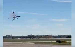 Два самолета столкнулись на авиашоу в США / События на ТВЦ