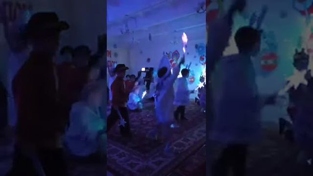 Новогодний вход смотреть онлайн