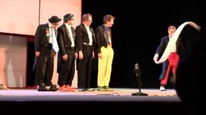 "Маски-шоу" : " Равняйсь, смирно!"