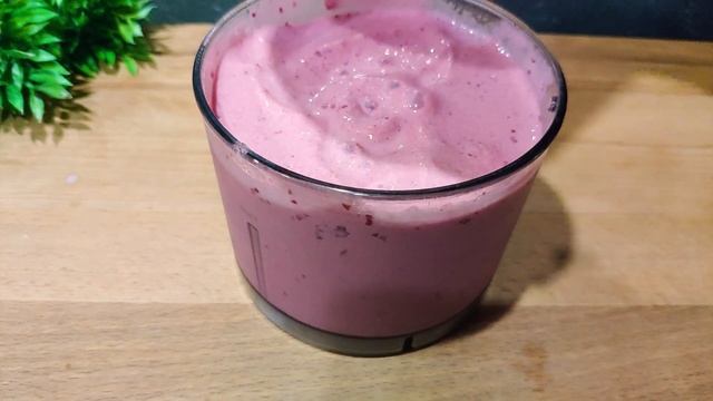 Вишневый смузи десерт из замороженной вишни. Легко и быстро приготовить получается невероятно вкусн смотреть онлайн