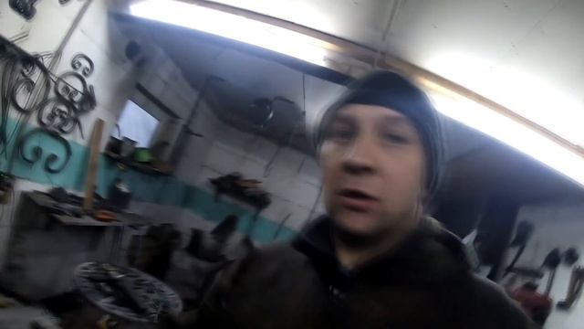 Распилил-сварил-покрасил...Лобзиком железо круто...#холоднаяковка #интересно #делайсам # смотреть онлайн