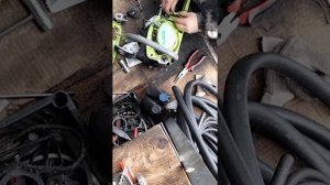 китайская Бензопила,плавают обороты и глохнет..mp4