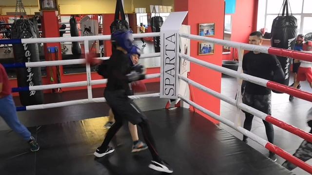 Бокс Дети 10 лет Жесткий спарринг Чемпион Артем Абакумов смотреть онлайн