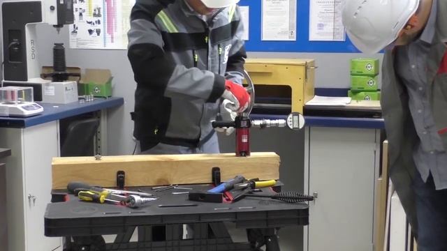 ЕКТ. Разрушители легенд. Эпизод 1. Забить шуруп или закрутить гвоздь? смотреть онлайн