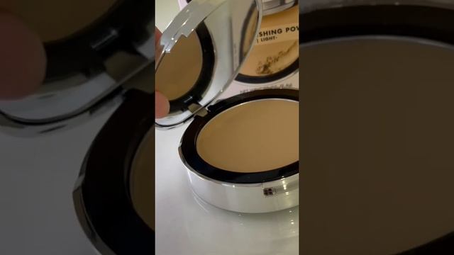 Пудра компактная E.L.F. Cosmetics. Финишная пудра, которая помогает идеально завершить макияж?