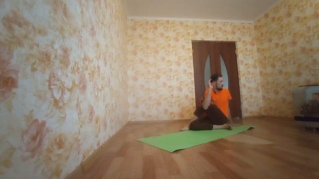 Хатха йога. Йога с Камилем. Комплекс 2. смотреть онлайн