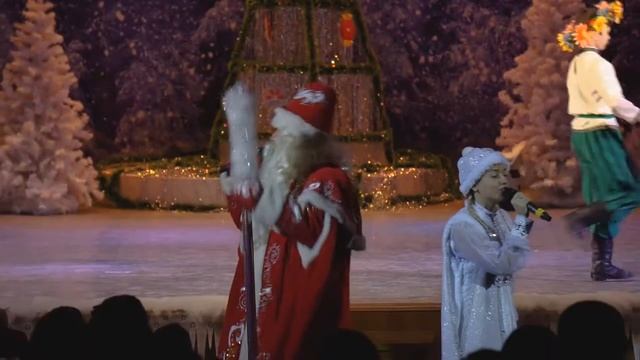 Рождественская ёлка в д к Фестивальный . Таганрог 2018 год . смотреть онлайн