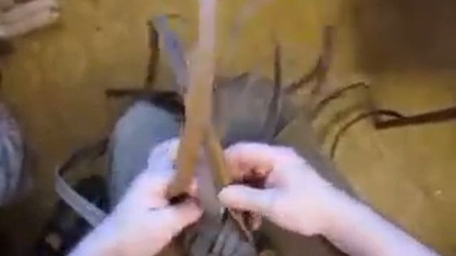 лапти из черной коры плюс береста! смотреть онлайн