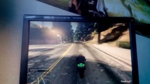 Как встать на переднее и заднее колесо на мотоцикле в GTA 5