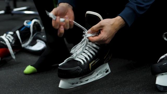 Как правильно завязать коньки? Виды шнуровки хоккейных коньков смотреть онлайн