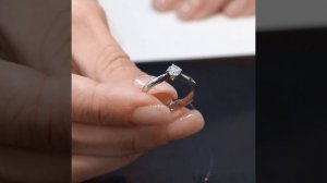 Помолвочное кольцо из платины с бриллиантом от Platinum Lab. Артикул украшения: ПК-097-02