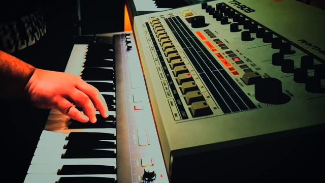 Clock sync and arpeggiator смотреть онлайн