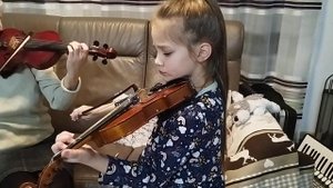 Уроки по скрипке, учимся играть.,( 7 лет)
