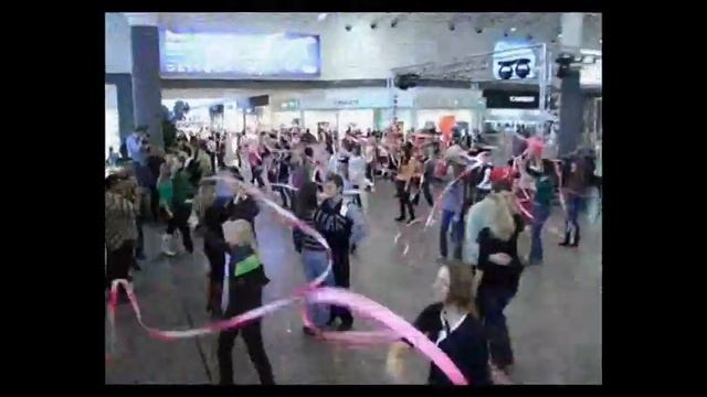 Флешмоб "Розовая ленточка" в ТЦ Мега Белая дача
