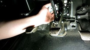 Осмотр посылки Перехват, и его установка на Niva Chevrolet.mp4