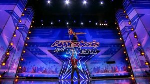 America's Got Talent. Incredible Russian tricksters. Русская озвучка. Шоу талантов Русские удивили.