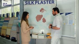 Жидкие обои: как выбрать и наносить на стену | Актер Михаил Дорожкин в салоне обоев SILK PLASTER