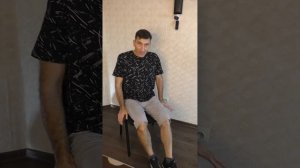 Поможет накачать мышцы пресса и ног сидя на стуле - простое упражнение ?