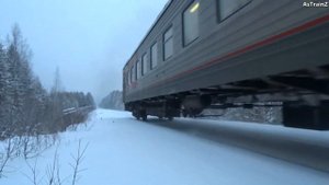 Тепловоз 2ТЭ116-230Б с пригородным поездом Приобье - Серов