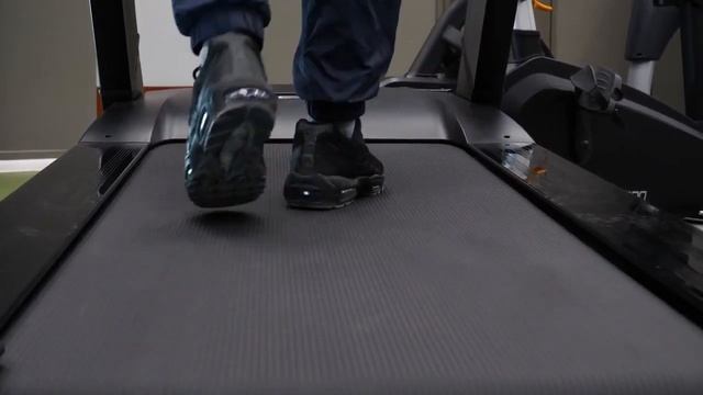 Обзор беговой дорожки Bronze Gym T960 PRO.mp4 смотреть онлайн