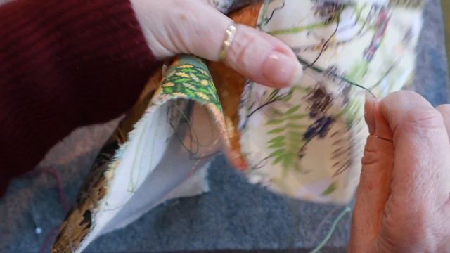 Learning to Sew Straight Stitches for our #roxysjournalofstitchery Pouch Beginners Tutorial - Part