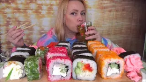 МУКБАНГ СУШИ РОЛЛЫ ...Русский мукбанг!