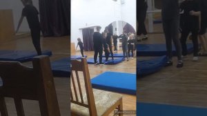 котик//погода испортилась//Ира вяжет крючком//тренировка//по грибы//(9 месяцев назад)