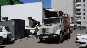 Мусоровоз КО-440-4 на шасси ЗиЛ-433362 (С 536 УЕ 22). Работа.