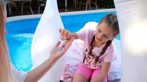 24 ЧАСА в БАССЕЙНЕ ЧЕЛЛЕНДЖ с АЛИСА ЛИСОВА! ИГРАЮ с ПОП ИТ и сумочками Real Littles! Справлюсь ли я