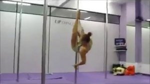Танец на пилоне