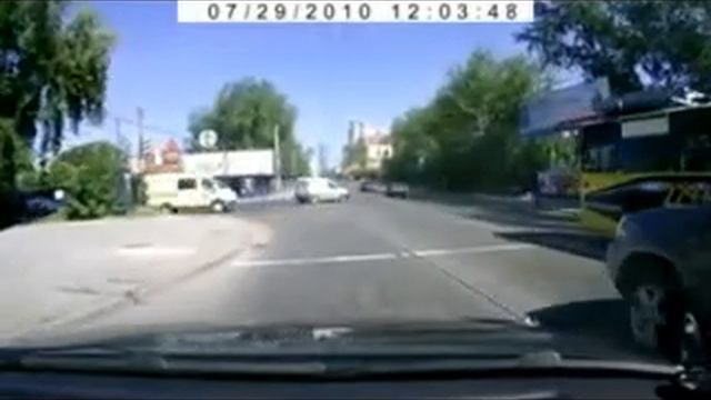 Продаю в Сыктывкаре новый авто видеорегистратор HD DVR007 смотреть онлайн