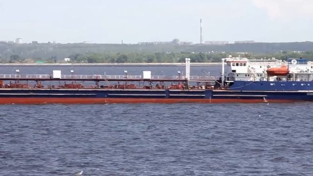 Танкер Маршал Жуков в районе Ульяновска 5 июня 2013г смотреть онлайн