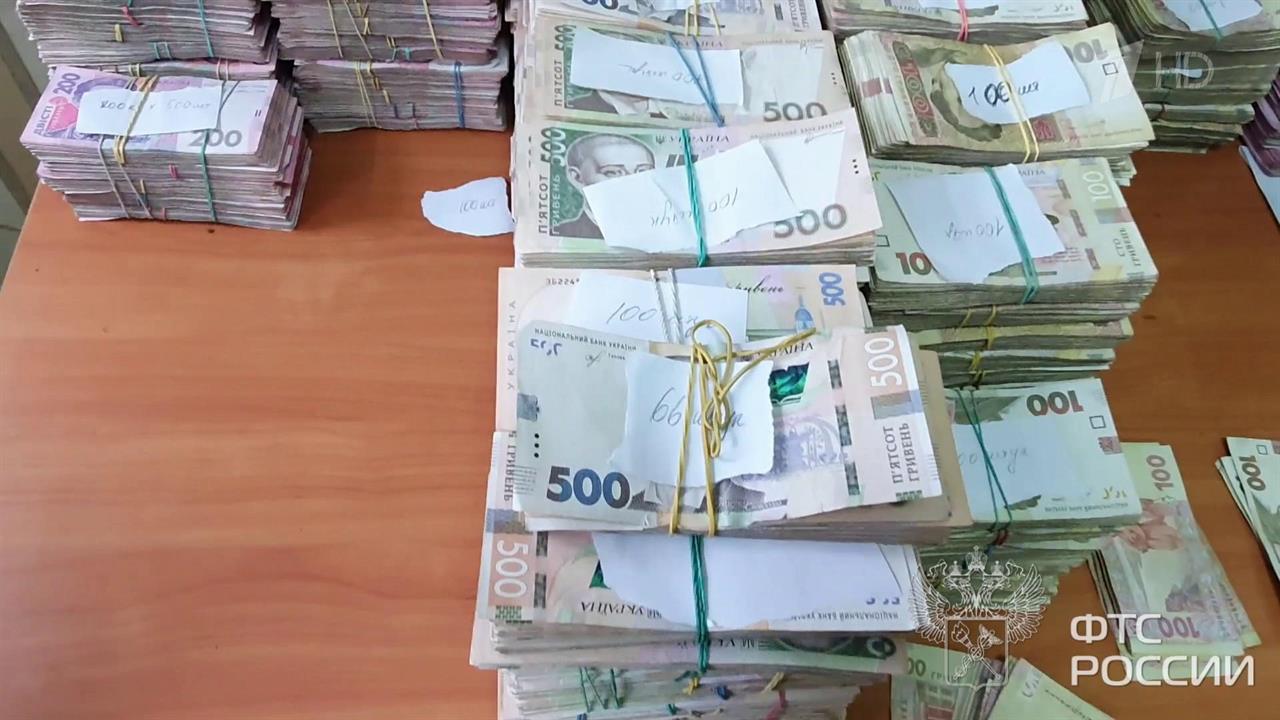 Псковские таможенники обнаружили в микроавтобусе почти 10 миллионов гривен